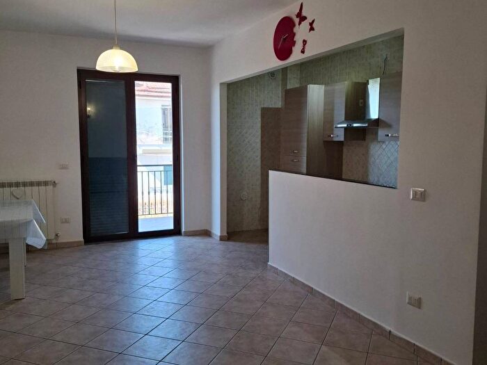 Appartamento trilocale in affitto in Viale Carlo III di Borbone, Acquaviva, Caserta