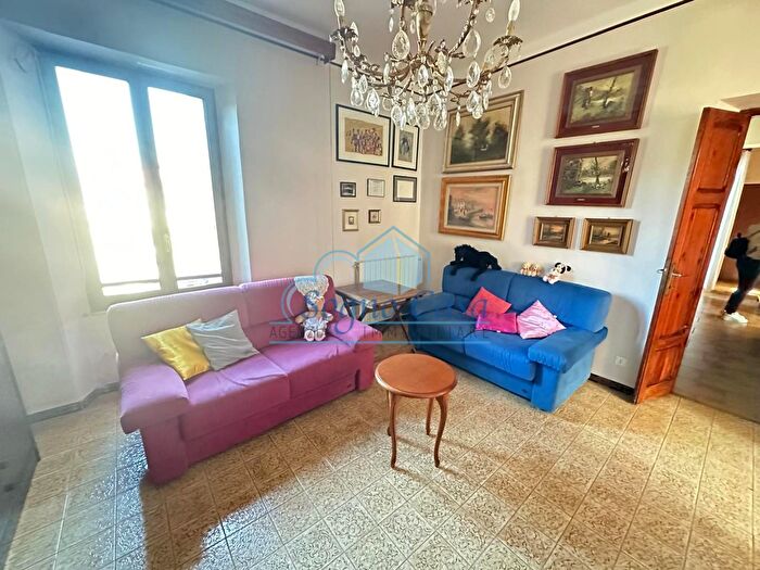 Appartamento con 6 locali in vendita in Ameglia