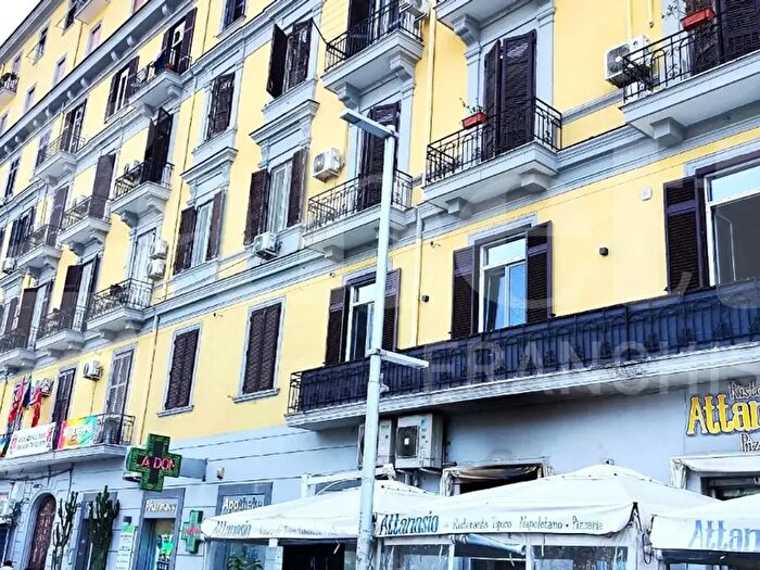 Appartamento quadrilocale in vendita in Piazza Garibaldi, Napoli