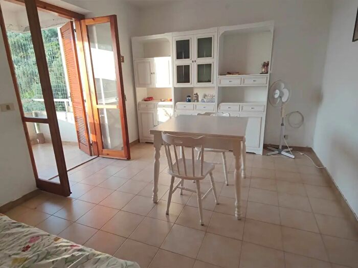 Appartamento con 5 locali in vendita in Longobardi Marina, Longobardi