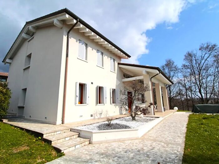 Casa con 5 locali in vendita in Via San Pancrazio, Pieve del Grappa