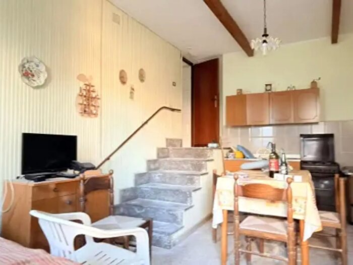 Casa quadrilocale in vendita in Vico Pola, Condro