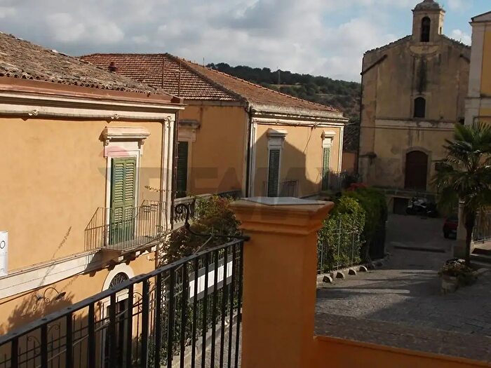 Casa bilocale in vendita in Via Tenente di Stefano, Ragusa