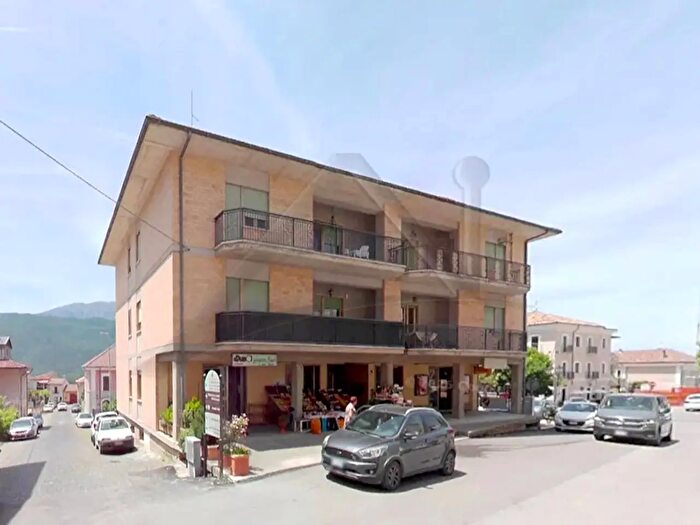 Appartamento quadrilocale in vendita in Via Nazionale, San Demetrio Ne' Vestini