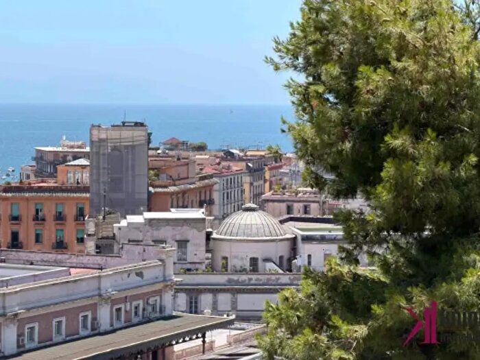Appartamento con 6 locali in vendita in Via Fedro, Napoli