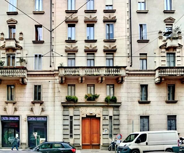 Appartamento con 5 locali in affitto in Viale Coni Zugna, Milano