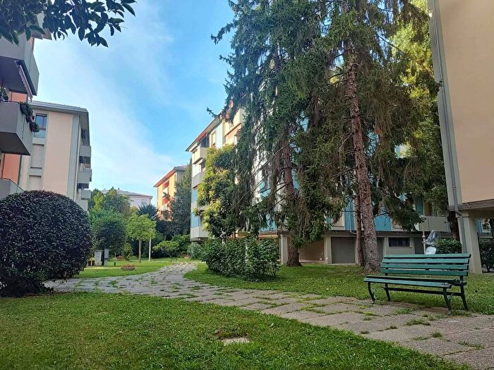Appartamento quadrilocale in affitto in Via Ivrea, Sacra Famiglia Basso Isonzo, Padova