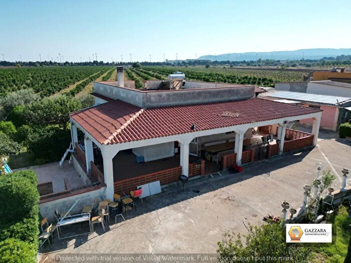 Casa con 7 locali in vendita in Strada Spinagallo Sn, Siracusa