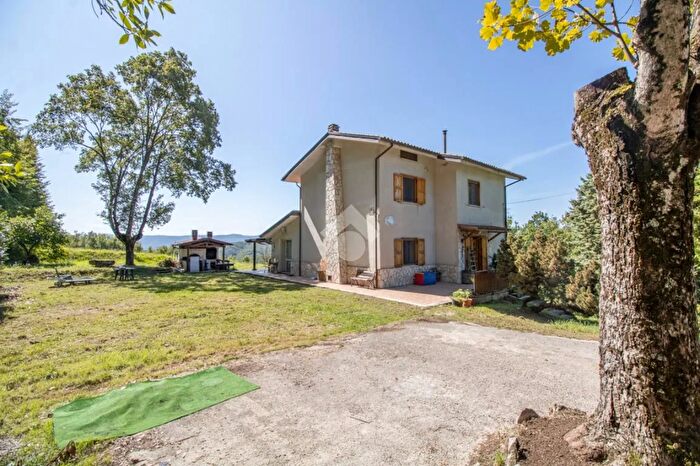 Casa con 5 locali in vendita in Via Goffredo Mameli, Cantalice