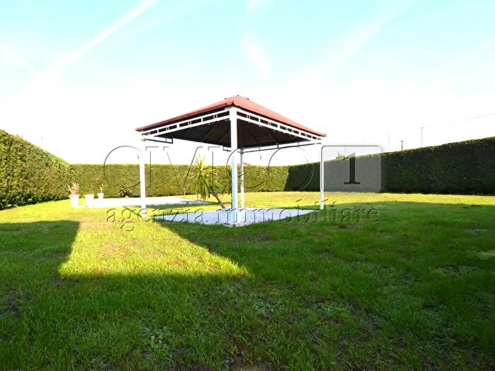 Casa con 8 locali in vendita in Via Fiume, Piazzola Sul Brenta