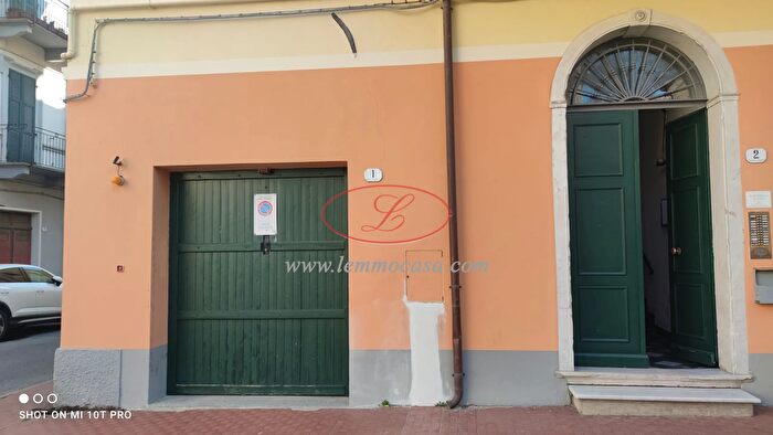 Case in Vendita e in Affitto - 3