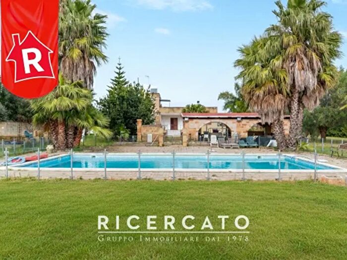 Casa con 6 locali in vendita in Copertino