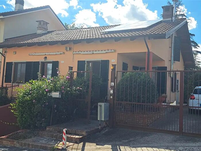 Casa con 6 locali in vendita in Monastero Bormida