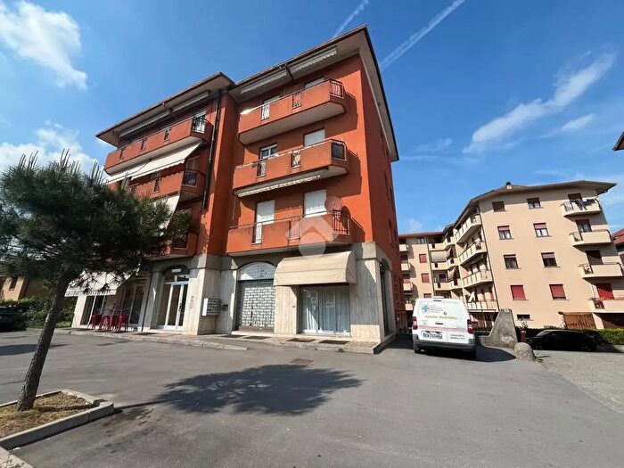 Appartamento trilocale in vendita in Via Mario Riva, Robbiate