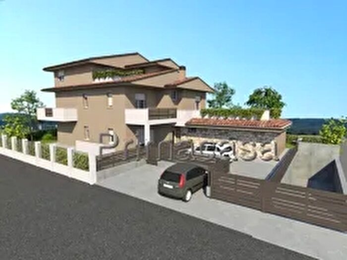 Appartamento trilocale in vendita in Via Firenze, Villafranca Di Verona