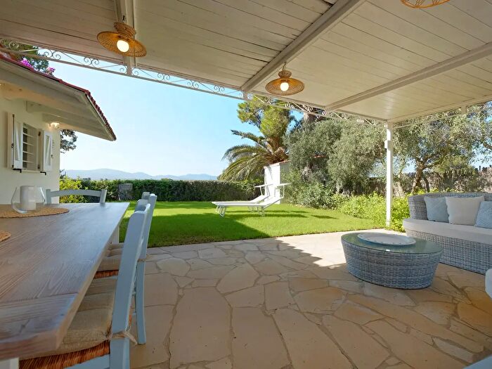 Casa con 5 locali in vendita in Via Is Meis, Sant'Anna Arresi