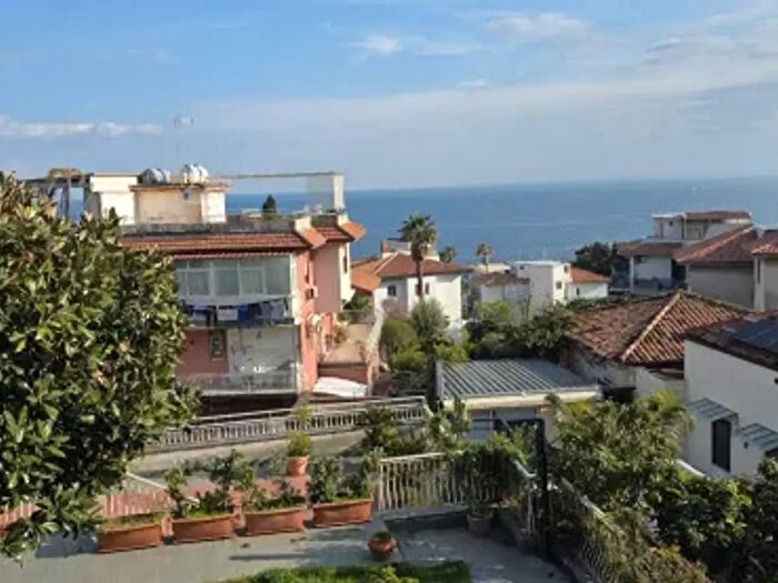 Appartamento quadrilocale in affitto in Aci Castello