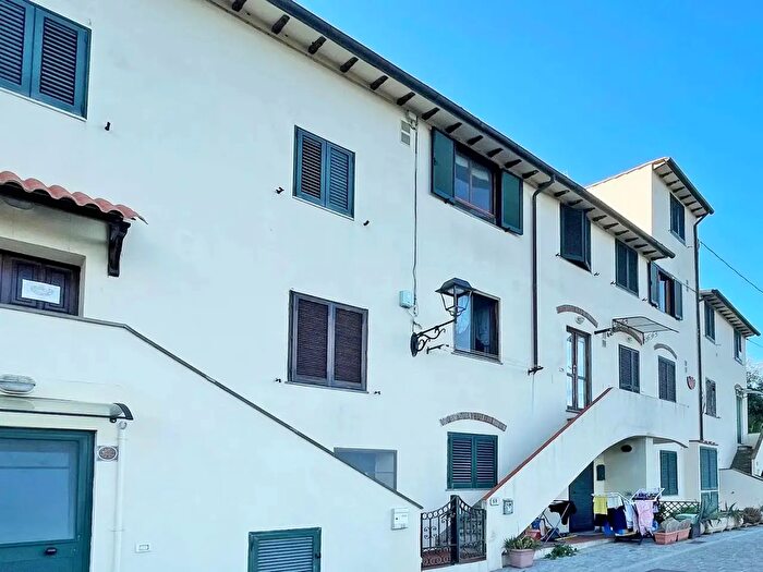 Appartamento trilocale in vendita in Via Taddei Castelli, Rio