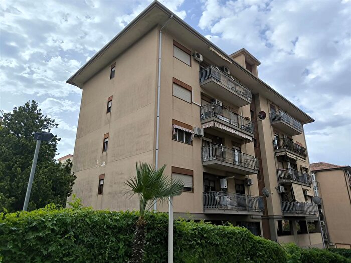 Appartamento quadrilocale in vendita in Via dAgata Catania, Catania