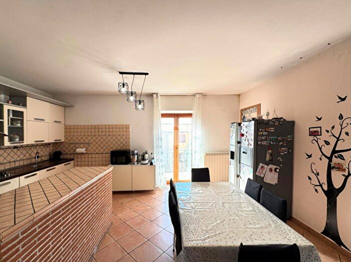 Casa trilocale in vendita in Via Villa Petrara, Sezze