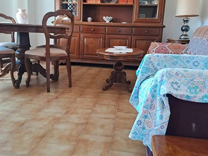 Appartamento con 5 locali in vendita in Livorno