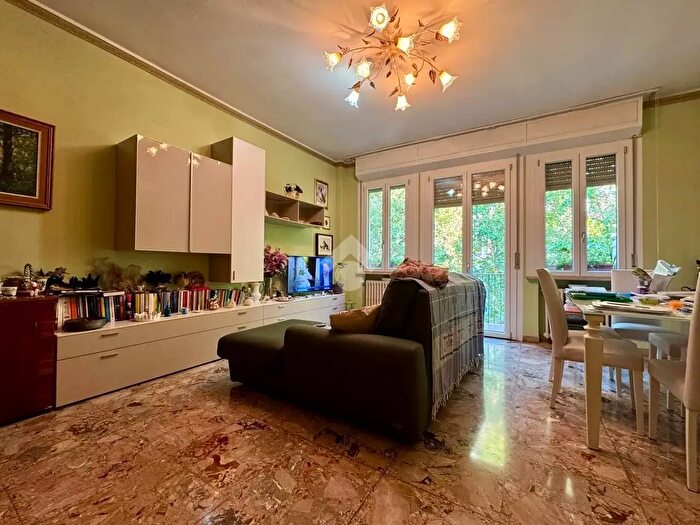 Appartamento trilocale in vendita in Viale Risorgimento, Reggio nell'Emilia