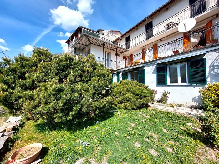 Casa con 5 locali in vendita in Via Buenos Aires, Rezzo