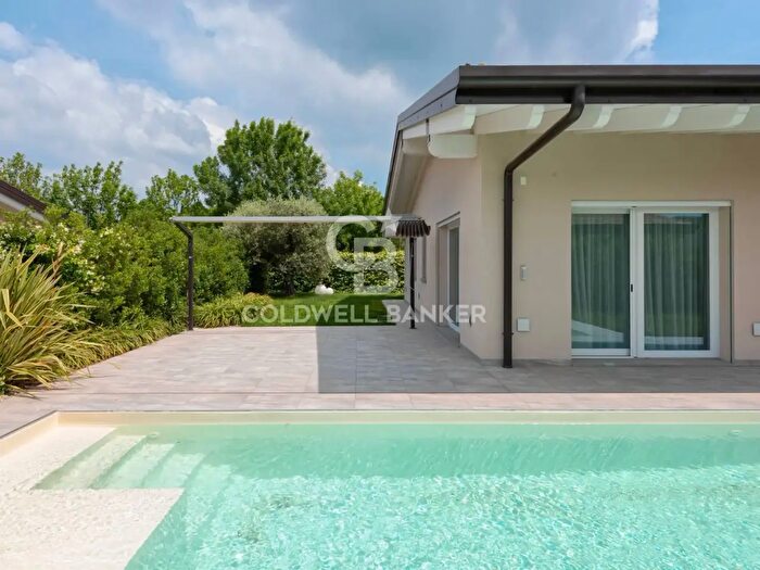 Casa quadrilocale in vendita in Via Vighenzi, Padenghe Sul Garda