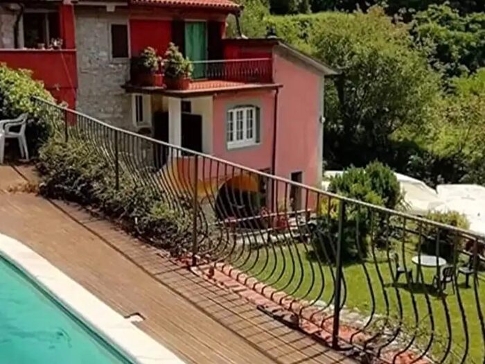 Casa con 20 locali in vendita in Fosdinovo