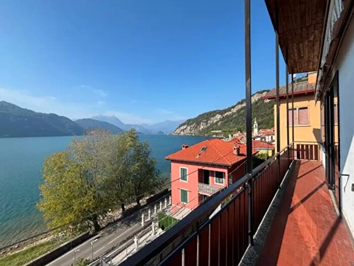 Appartamento trilocale in vendita in Strada Ducale, Mandello Del Lario