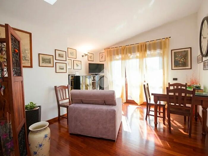 Appartamento trilocale in vendita in Via IV Novembre, Seregno