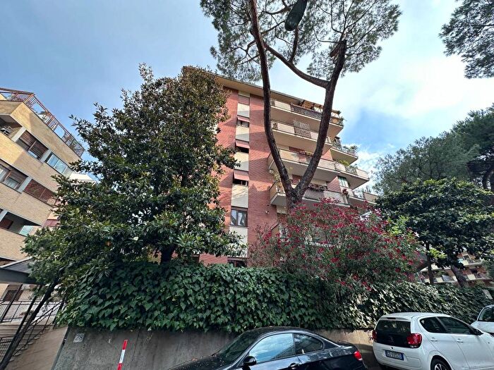Appartamento quadrilocale in affitto in Via dell'Accademia Albertina, Ardeatino Montagnola, Roma