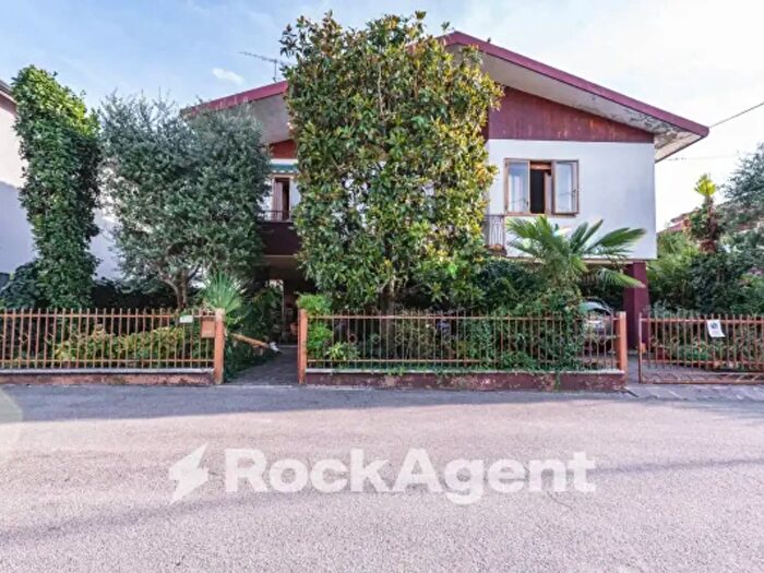 Casa quadrilocale in vendita in Via Fabio Filzi, Abano Terme