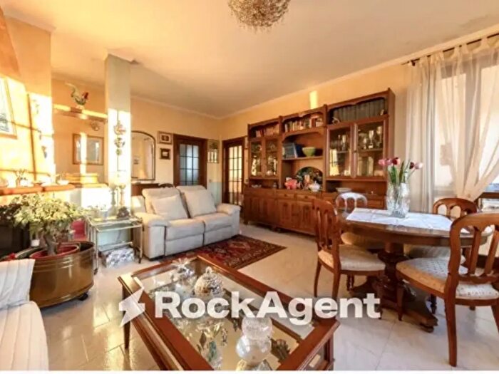 Appartamento trilocale in vendita in Via Alfredo Catalani, Settimo Milanese