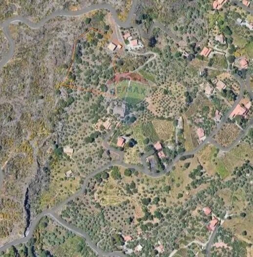 Casa con 8 locali in vendita in Altarino Voitivo Snc, Adrano