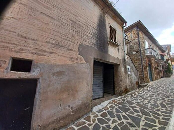 Casa trilocale in vendita in Via dei Mille, Rutino