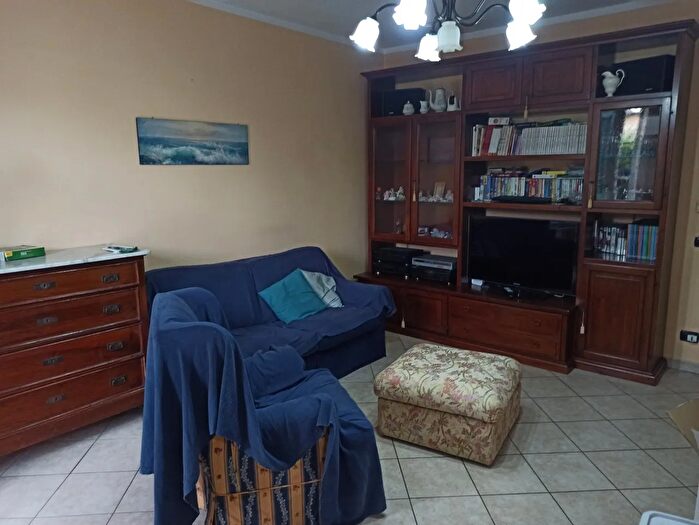 Casa con 5 locali in vendita in Viareggio