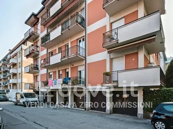 Appartamento bilocale in vendita in Via Montelungo, Como