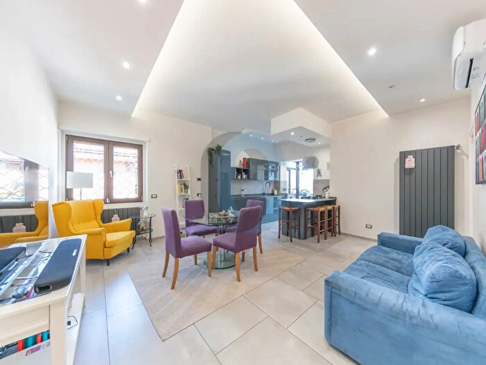 Appartamento trilocale in vendita in Via XXV Luglio, Grottaferrata