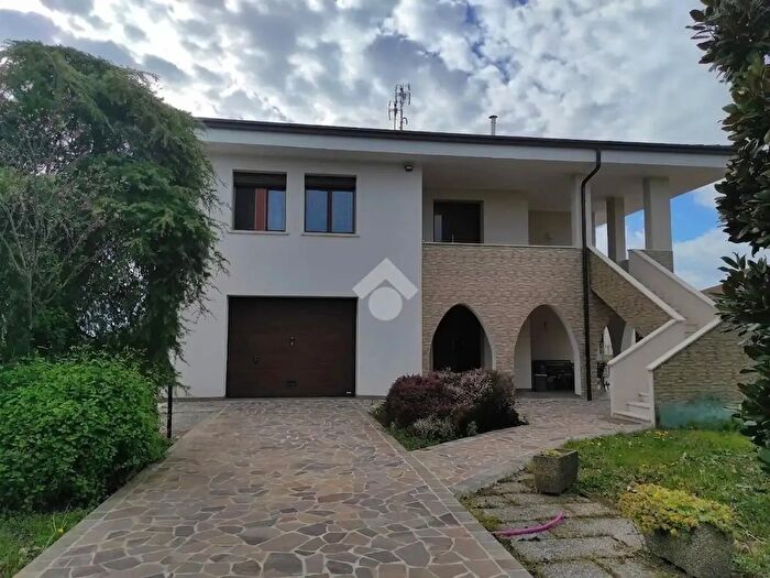 Casa trilocale in vendita in Via S Giuseppe, Correzzola