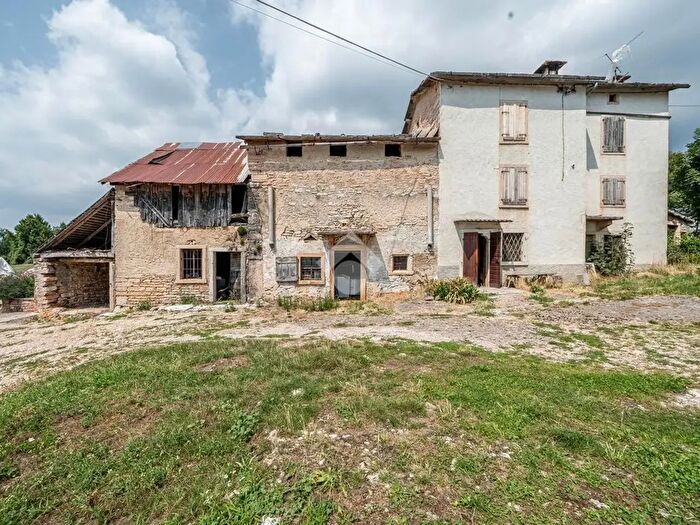 Casa con 10 locali in vendita in Contrada Tezza di Sopra, Bosco Chiesanuova