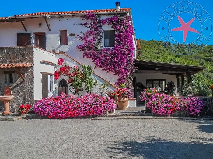 Casa con 11 locali in vendita in Loc Buraccio, Portoferraio