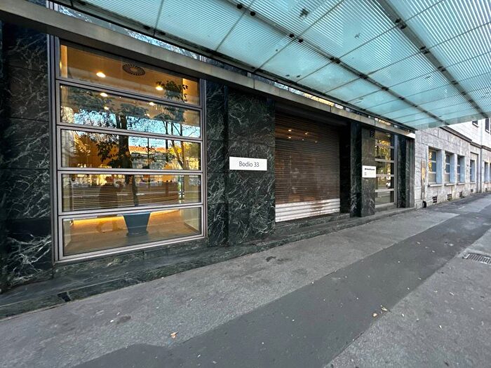 Appartamento trilocale in affitto in Viale Luigi Bodio, Bovisa, Milano