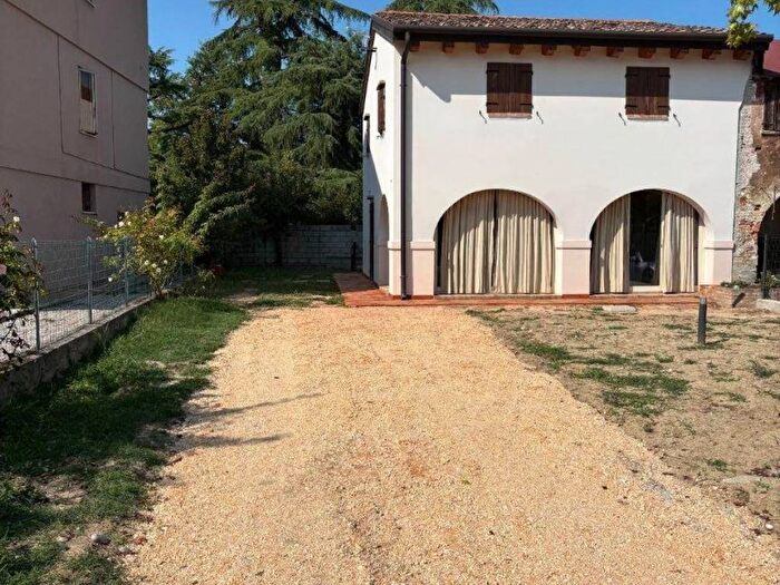Casa con 5 locali in affitto in Via Riccardo Selvatico, San Lazzaro Ghirada, Treviso