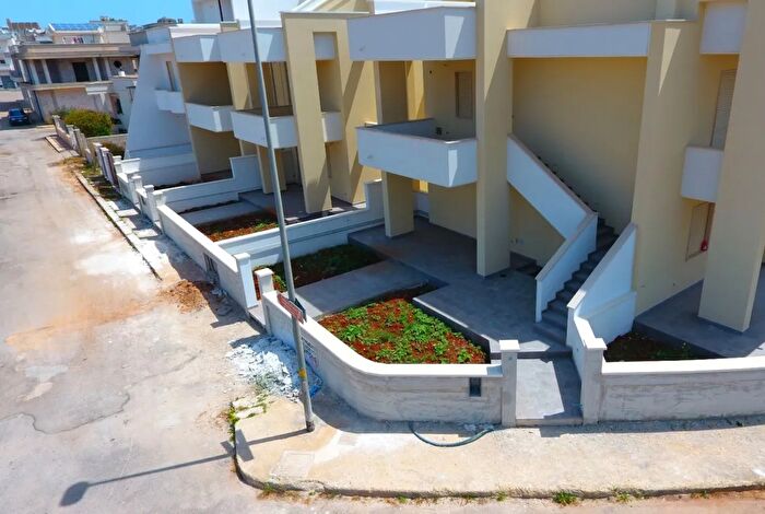 Appartamento con 6 locali in affitto in Via San Michele Salentino Carovigno Brindisi Puglia Italia, Carovigno