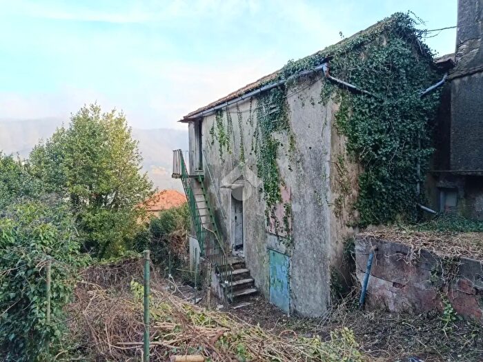 Casa con 9 locali in vendita in Via Giuseppe Torre, Serra Ricco'