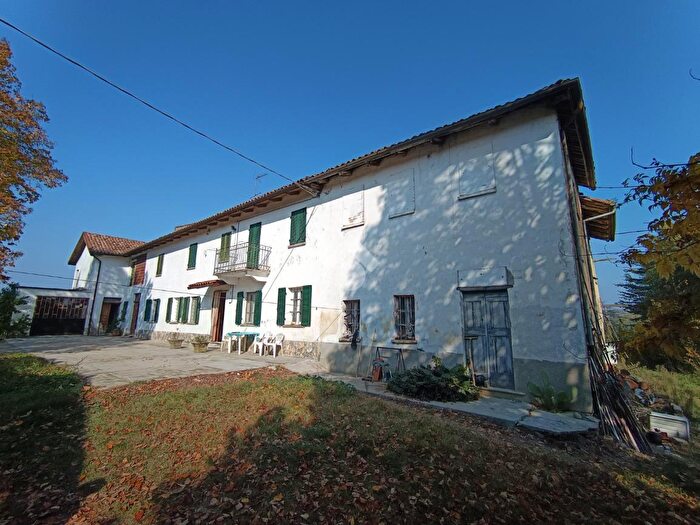 Casa con 5 locali in vendita in Strada Giaietti, Costigliole DAsti