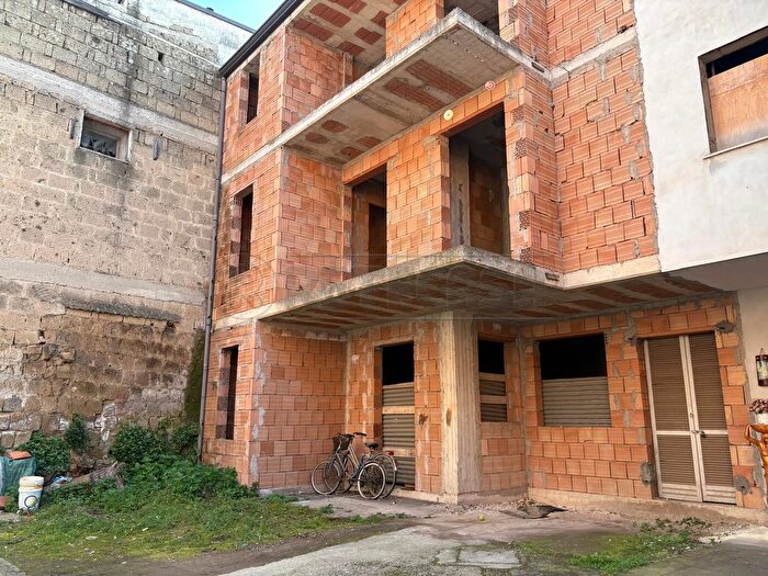 Casa con 8 locali in vendita in Via De Maio Paolo, Marcianise