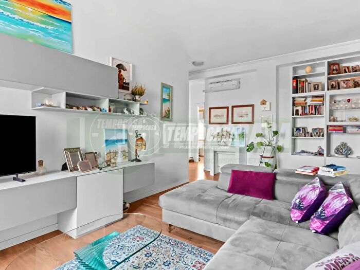 Appartamento trilocale in vendita in Piazza Francesco Carrara, Milano