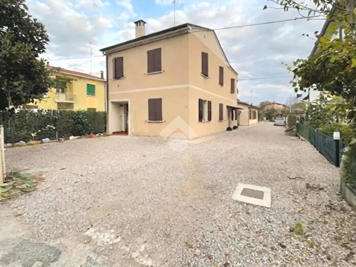 Casa trilocale in vendita in Via Bellisario, Cotignola